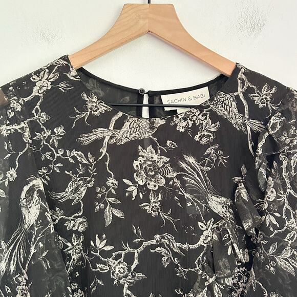 NEW Sachin & Babi Rossie Flowy Ruffle Short Sleeve Blouse Size 12 Black - Picture 2 of 7